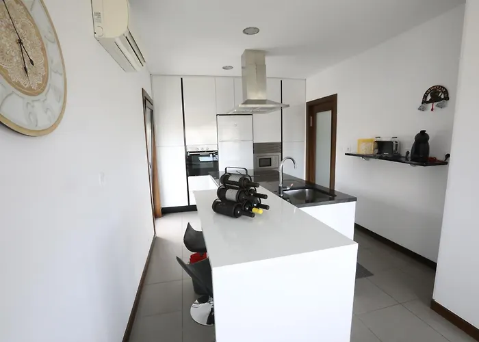 Casa Do Pessegueiro מירנדלה